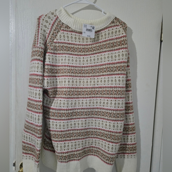 Medium American Eagle So Soft Knit Sweater - Cream and Red. NWT - Picture 5 of 9